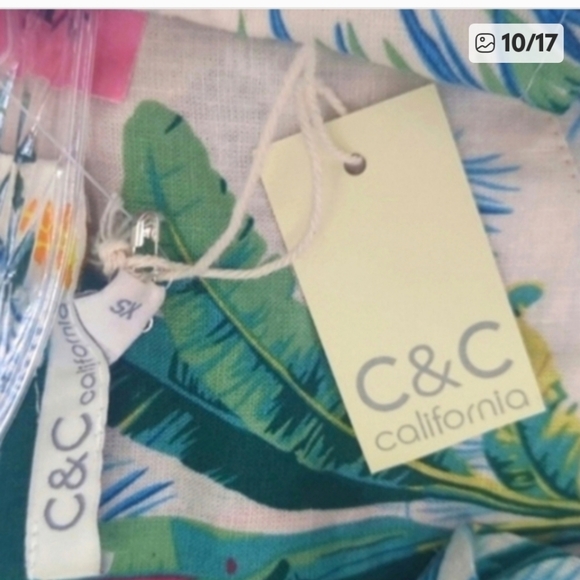 C&C California Short Sleeve Button Up Collared Tropical Cropped Shirt XS - Picture 8 of 12
